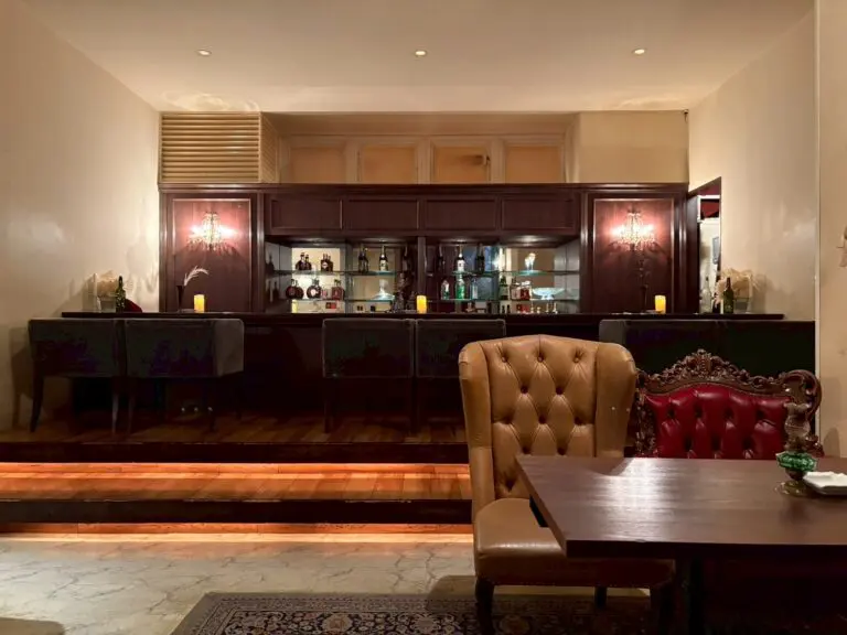 青山　青山ラウンジ(アオヤマラウンジ)