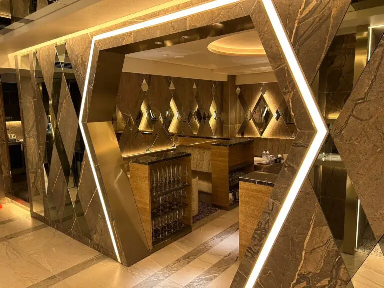 新橋　リオ （Rio Shinbashi）