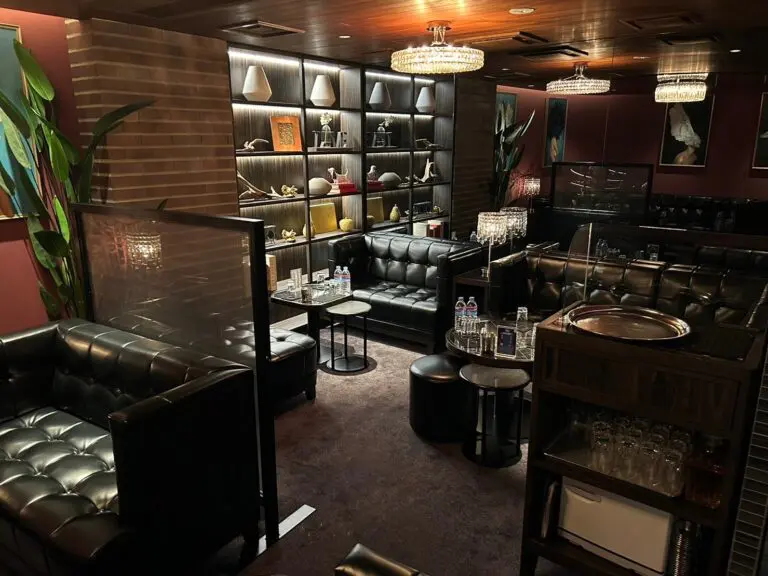 新宿歌舞伎町　ジェントルマンズクラブ （Gentleman’s club）
